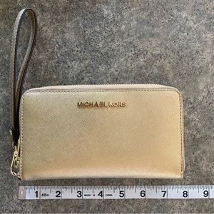 Michael Kors wallet/wristlet
